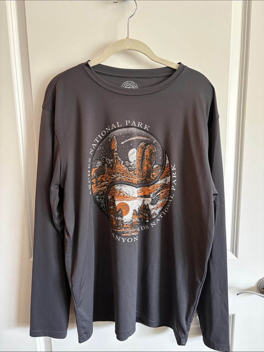 Gray Long-Sleeve Arches & Canyonlands National Park Graphic Tee
